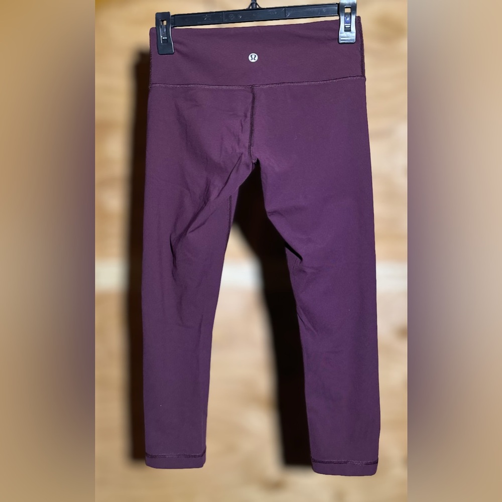 Lululemon - Align Cropped Leggings LIKE NEW